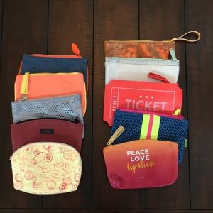 Set of 10 small makeup bags